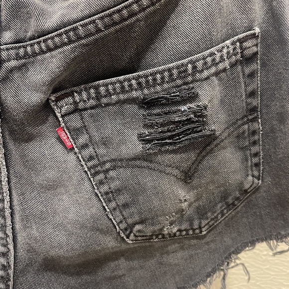 COPY - Levi Jean ripped shorts - Picture 8 of 9